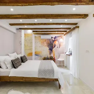 Hani Luxury Split