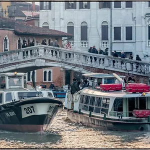Ca Marga Cannaregio - Venetian Style 2 Bedroom , Venice Italy